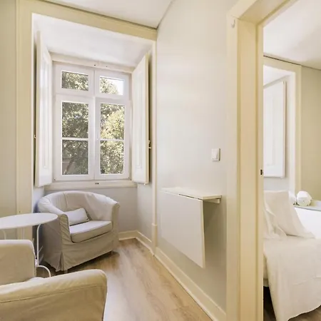 Metropolitan Living - Janelas Verdes アパート *
