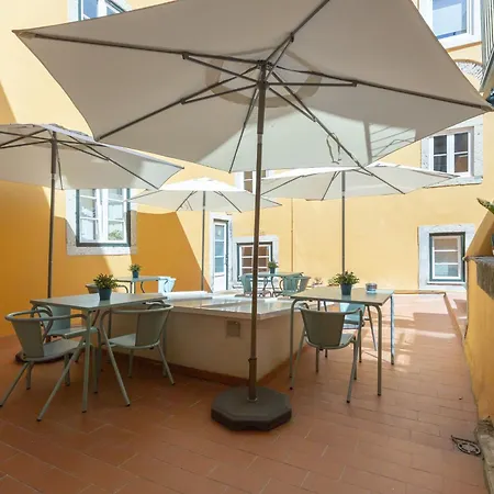 Metropolitan Living - Janelas Verdes