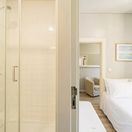 Metropolitan Living - Janelas Verdes Апартаменты