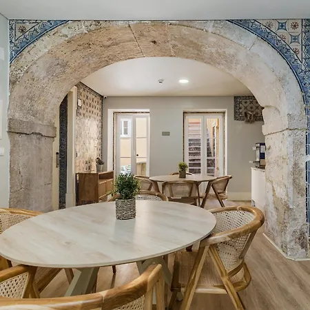 Апартаменты Metropolitan Living - Janelas Verdes Лиссабон