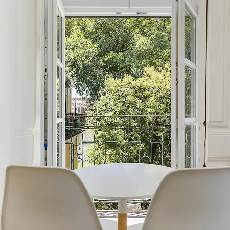 Metropolitan Living - Janelas Verdes Апартаменты *