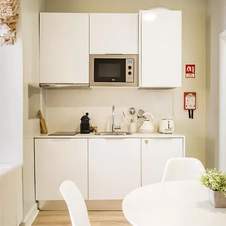 Апартаменти Metropolitan Living - Janelas Verdes *