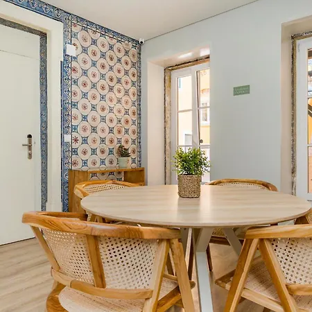 Апартаменты Metropolitan Living - Janelas Verdes Лиссабон