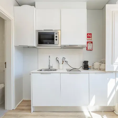 Metropolitan Living - Janelas Verdes Лиссабон