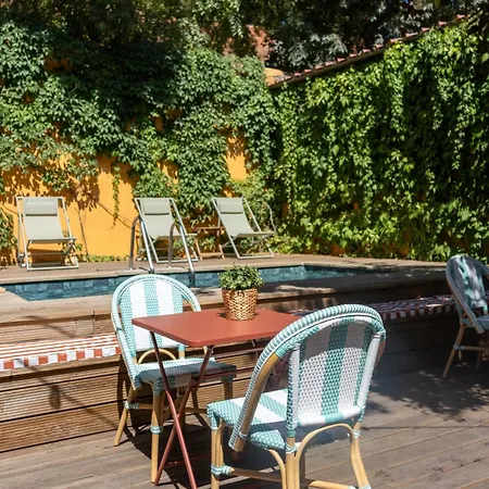 Metropolitan Living - Janelas Verdes Apartamento
