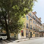 Metropolitan Living - Janelas Verdes *