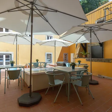 Metropolitan Living - Janelas Verdes * Lizbona