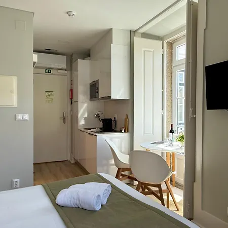 Metropolitan Living - Janelas Verdes Apartament